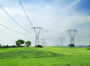 Powerlines © bizio_ti - Fotolia